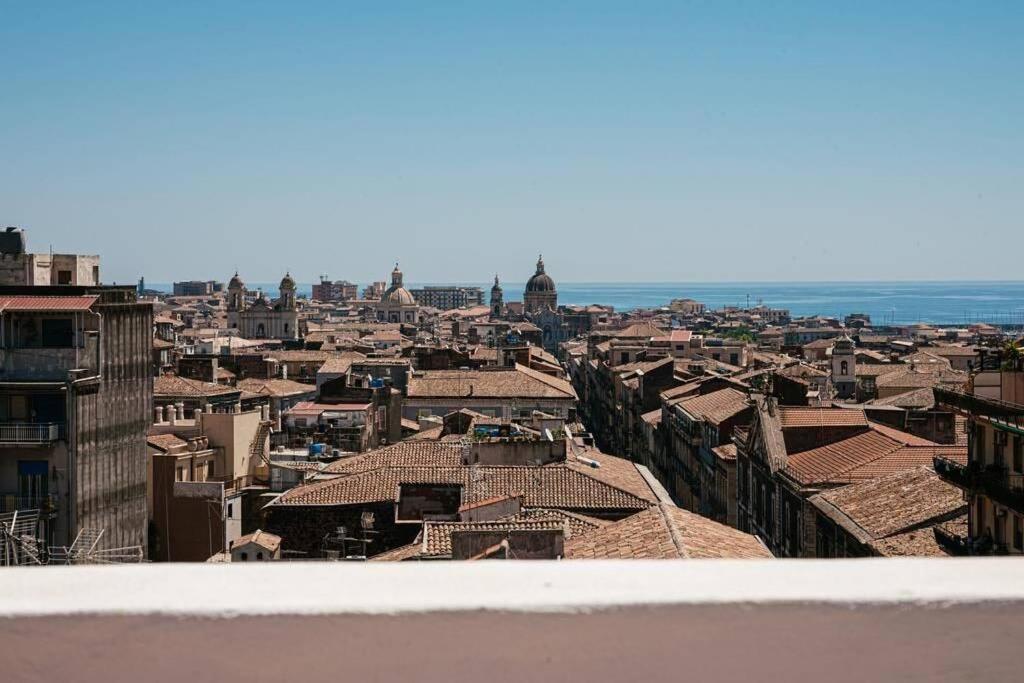 Attico In Pieno Centro Storico Di Catania Catânia Exterior foto